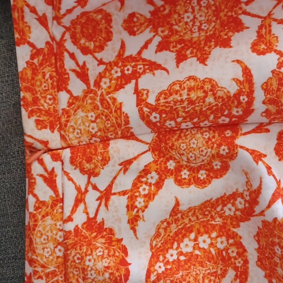 Michael Kors Clementine Mini Skirt, lined, size 10, fits true to size, 17" long - Picture 2 of 5